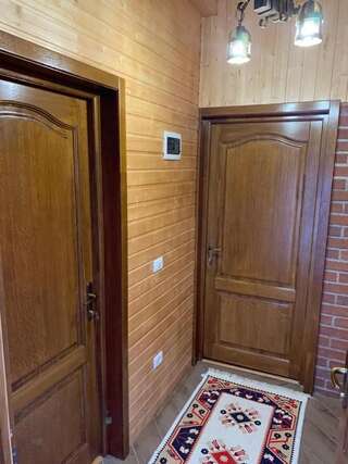 Гостевой дом Popasul Vanatorului Мойсей Двухместный номер с 1 кроватью и собственной ванной комнатой-5